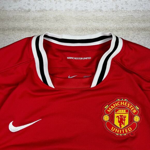 Manchester United Soccer Jersey Football Kit Red White Embroidered Swoosh - Picture 4 of 4